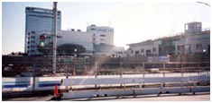 2003年12月2日 中央通交差点から見る自由通路出口・キュート敷地