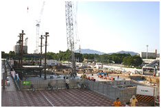 2004年7月1日 4階までのCFT柱建型開始。